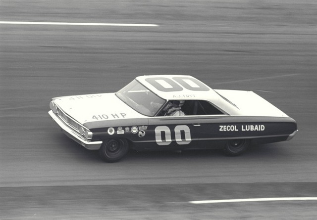 AJ Foyt running 8th in Banjo Mathews Ford in Atlant 500